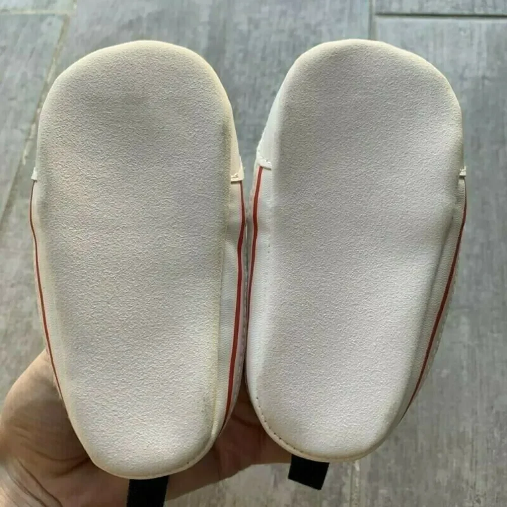 CARTER'S Baby Girls Valentines Day Crib Shoes Soft Sole Slip On 6-9 Months NEW